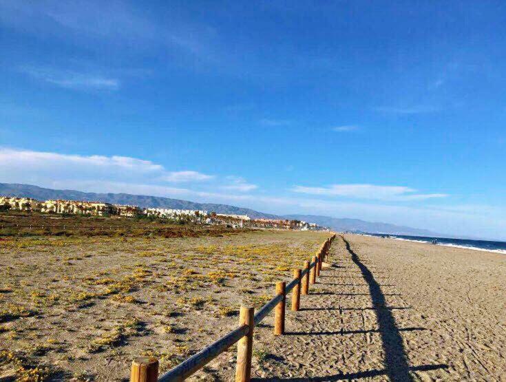 Apartamento Lujo, Primera Linea Playa, Garaje, Wifi, Piscina Climatizada 滨海罗克塔斯 外观 照片